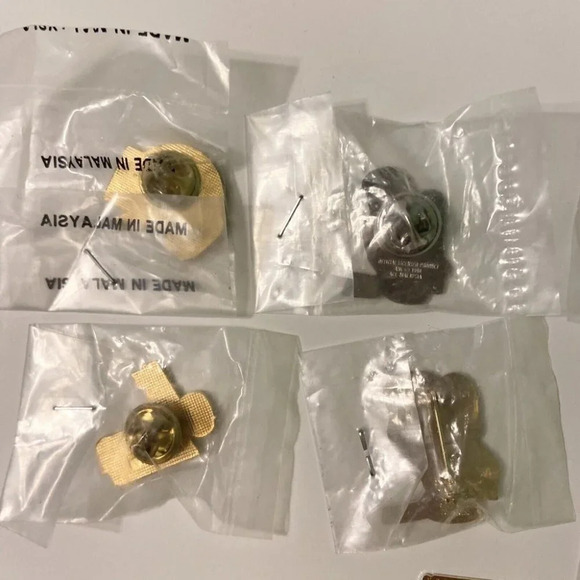 Vintage Hockey Beer Pins Skyhawks Beer Cap Ottawa Senators Montreal  Canadiens - Picture 7 of 10